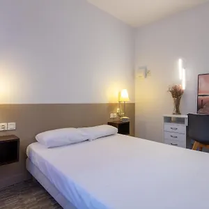 Du Clocher Hotel